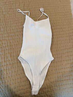 Zara White Ribbed Bodysuit